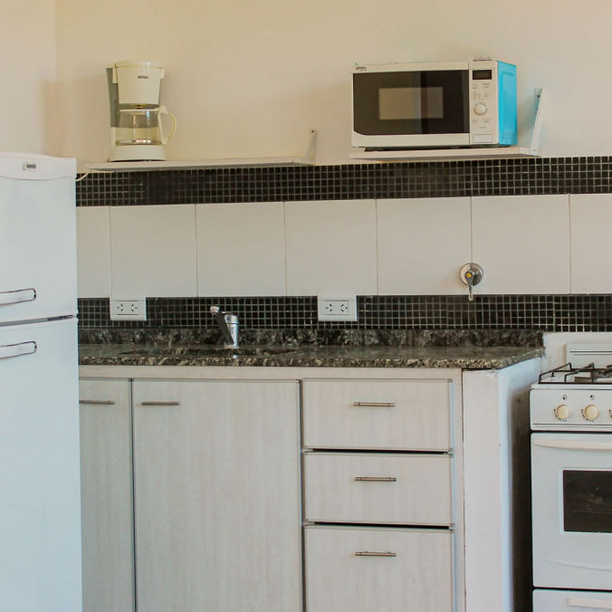 COCINA COMPLETA EN EL APART